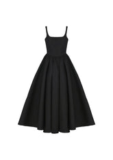 Zeitloses schwarzes Kleid